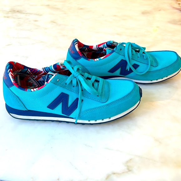 New Balance 410 Floral Blue Sneakers Lace Up Tennis Shoes size 8 - Picture 2 of 5